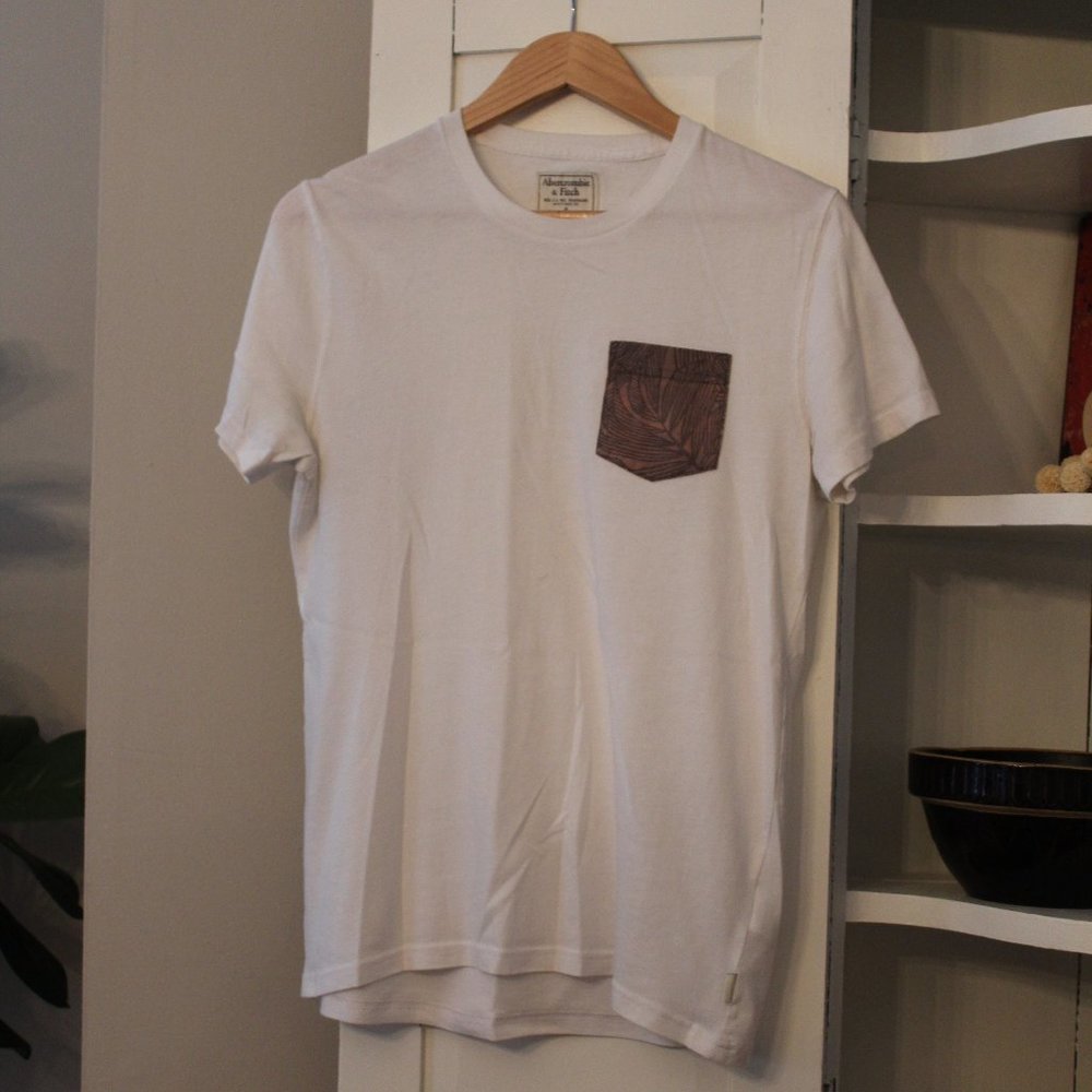 Abercrombie & Fitch Pocket Tee